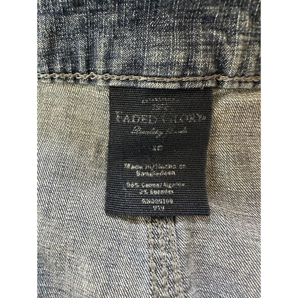 Faded Glory Women's Blue Denim Mid-Rise Capri Jeans Size 10 Casual - Picture 2 of 3